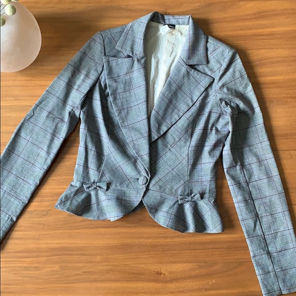 le chateau Jackets & Blazers - Plaid Cropped Blazer Le Chateau Size Medium